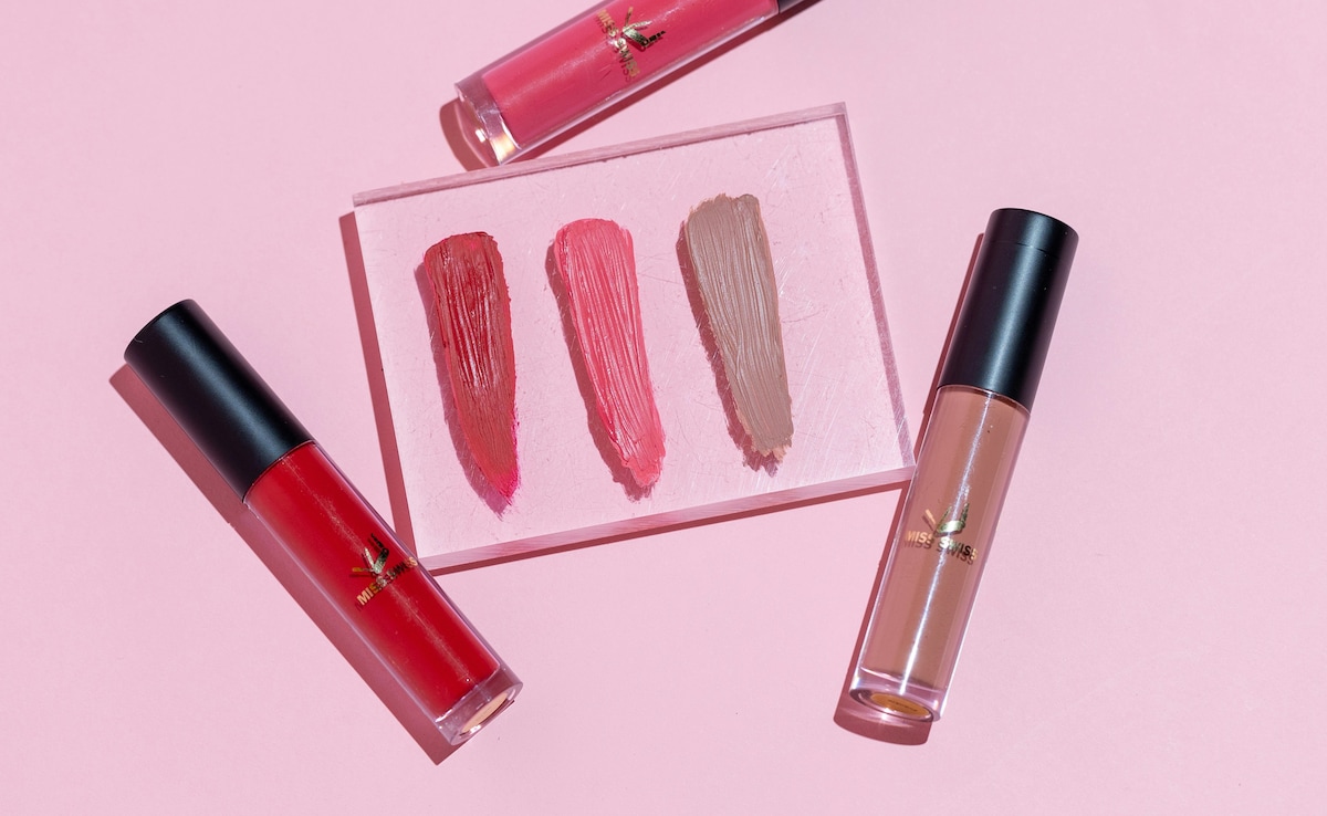 अब हर दिन पाएं नया और ग्लैमरस लुक, अपने Makeup Kit में शामिल करें ये प्रीमियम क्वालिटी के Lipstick Palette