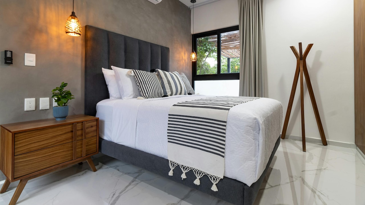 Upgrade your Bedsheets with Soft and premium ones from Myntra
