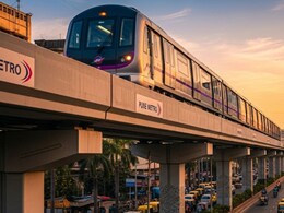 Pune Metro Crowd: पुणे मेट्रो स्थानकात तोबा गर्दी, मुंबईतील लोकल स्थानकासारखी धक्काबुक्की Pune Metro Crowd: पुणे मेट्रो स्थानकात तोबा गर्दी, मुंबईतील लोकल स्थानकासारखी धक्काबुक्की