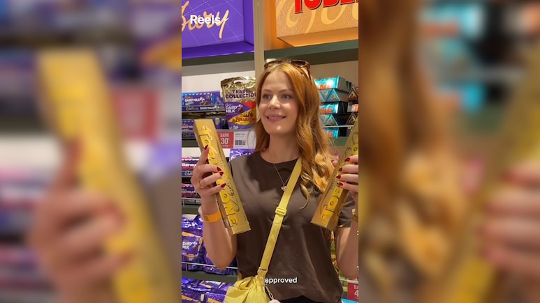Watch: Woman's Viral Sketch Nails The Surreal Vibe Of "Airport Limbo" Watch: Woman's Viral Sketch Nails The Surreal Vibe Of "Airport Limbo"