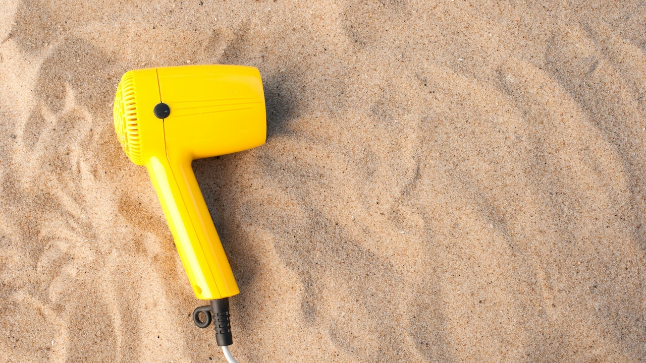 Get your hair dry without frizz and heat damage with top hair dryers from Amazon