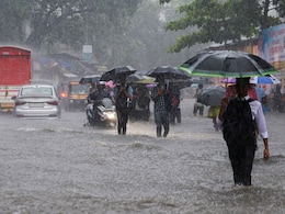 मुंबई में आज भी आफत, भारी बारिश का रेड अलर्ट, मुंबई सेंट्रल की कई लोकल ट्रेन कैंसिल मुंबई में आज भी आफत, भारी बारिश का रेड अलर्ट, मुंबई सेंट्रल की कई लोकल ट्रेन कैंसिल