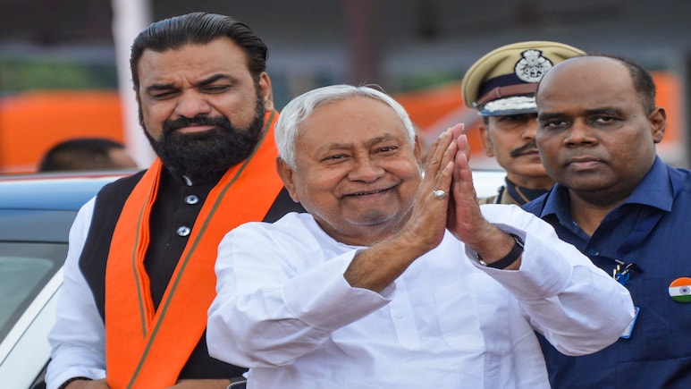 नीतीश की सौगातों ने बदली 4 करोड़ लोगों की जिंदगी, चुनावों में कितना कारगर होगा ये मास्टरस्ट्रोक? नीतीश की सौगातों ने बदली 4 करोड़ लोगों की जिंदगी, चुनावों में कितना कारगर होगा ये मास्टरस्ट्रोक?