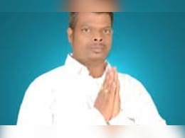 नगर पंचायत अध्यक्ष पुलिस हिरासत में, महिला से छेड़छाड़ के लगे हैं आरोप, समर्थकों ने घेरा थाना नगर पंचायत अध्यक्ष पुलिस हिरासत में, महिला से छेड़छाड़ के लगे हैं आरोप, समर्थकों ने घेरा थाना