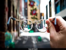 Blind Canadian Woman, 75, Regains Vision After Bizarre 'Tooth-In-Eye Surgery' Blind Canadian Woman, 75, Regains Vision After Bizarre 'Tooth-In-Eye Surgery'