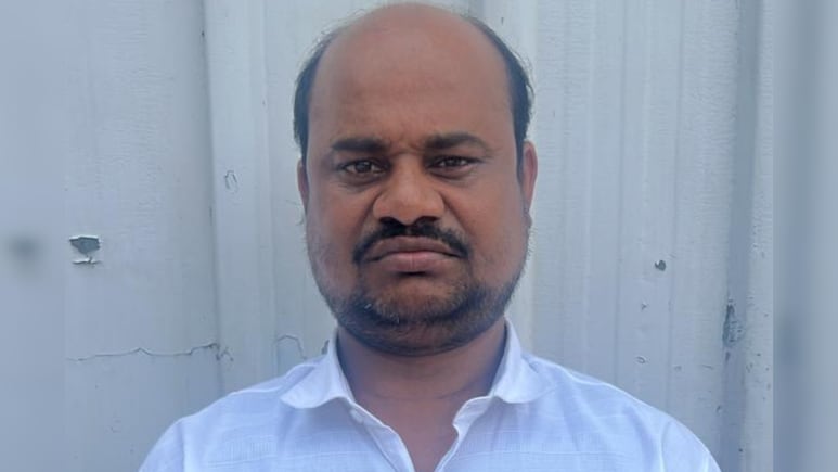 CBI ने पश्चिम बंगाल पोस्ट-पोल हिंसा के रेप केस के भगोड़े आरोपी को किया गिरफ्तार CBI ने पश्चिम बंगाल पोस्ट-पोल हिंसा के रेप केस के भगोड़े आरोपी को किया गिरफ्तार