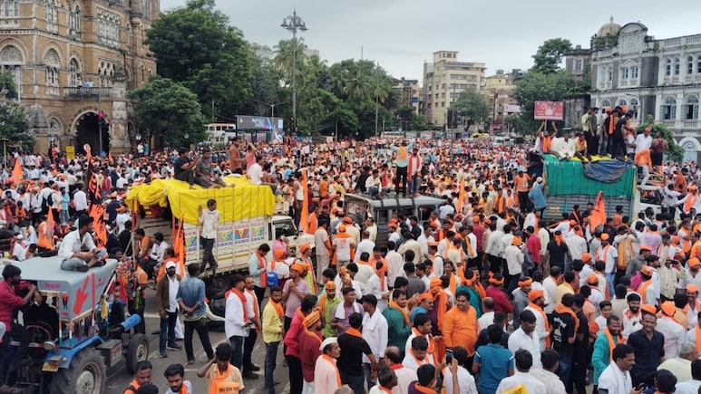 Eastern Freeway Traffic: फ्रीवेचा वापर आणि दक्षिण मुंबईत येणे टाळा, वाहतूक पोलिसांचे आवाहन Eastern Freeway Traffic: फ्रीवेचा वापर आणि दक्षिण मुंबईत येणे टाळा, वाहतूक पोलिसांचे आवाहन