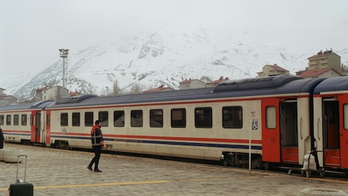 रेलवे में निकली 368 पदों पर भर्ती, इस तारीख से शुरू हो जाएगा आवेदन