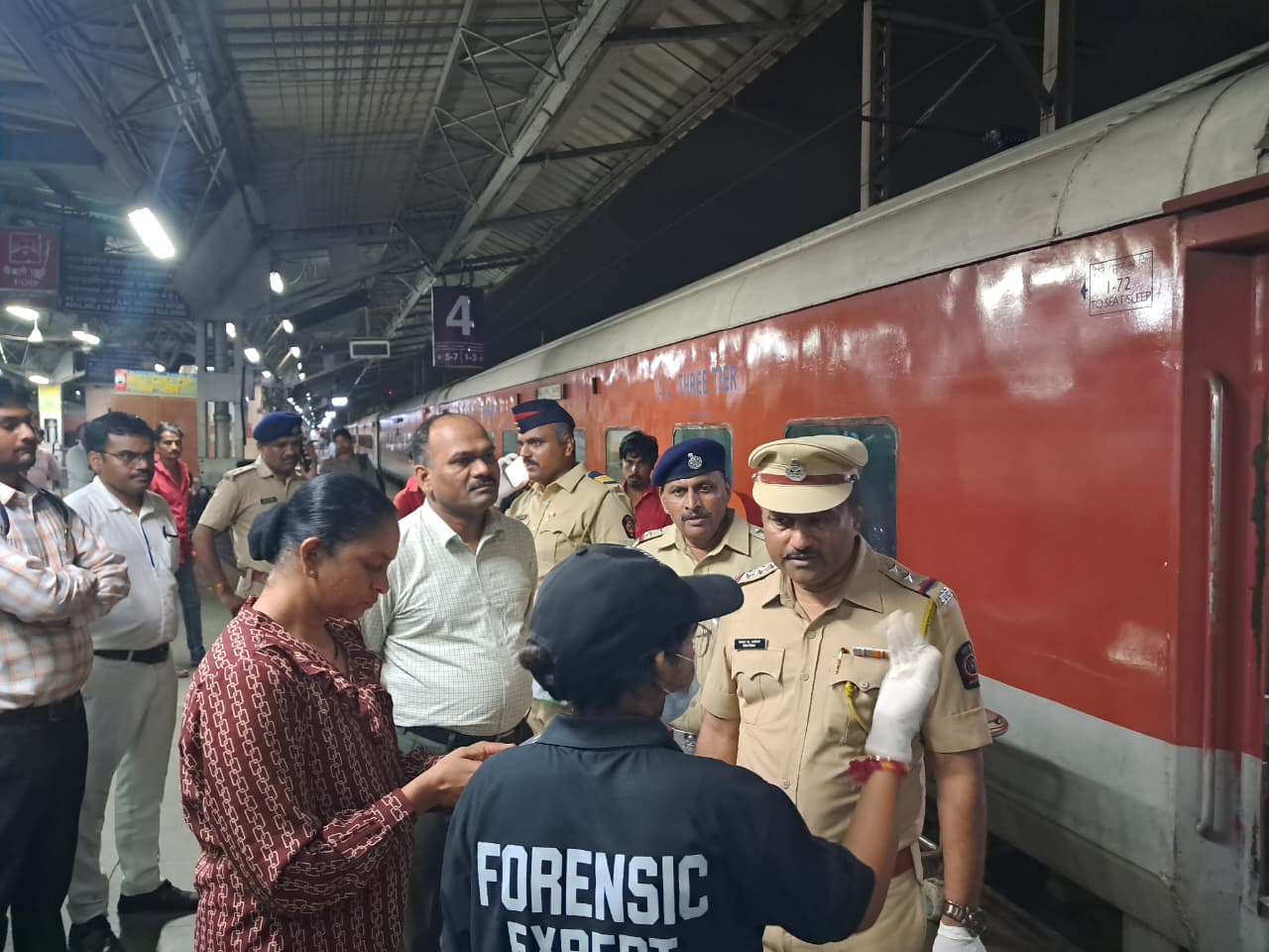 मुंबई में AC कोच के टॉयलेट में मिला 5 साल के बच्चे का शव, सामने आई हैरान करने वाली कहानी