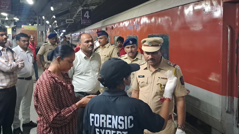 मुंबई में AC कोच के टॉयलेट में मिला 5 साल के बच्चे का शव, सामने आई हैरान करने वाली कहानी