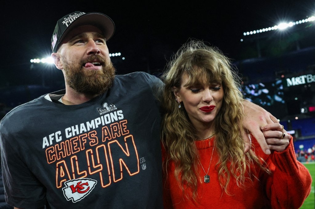 Jason Kelce says his daughters gradually formed a closer relationship with Taylor Swift