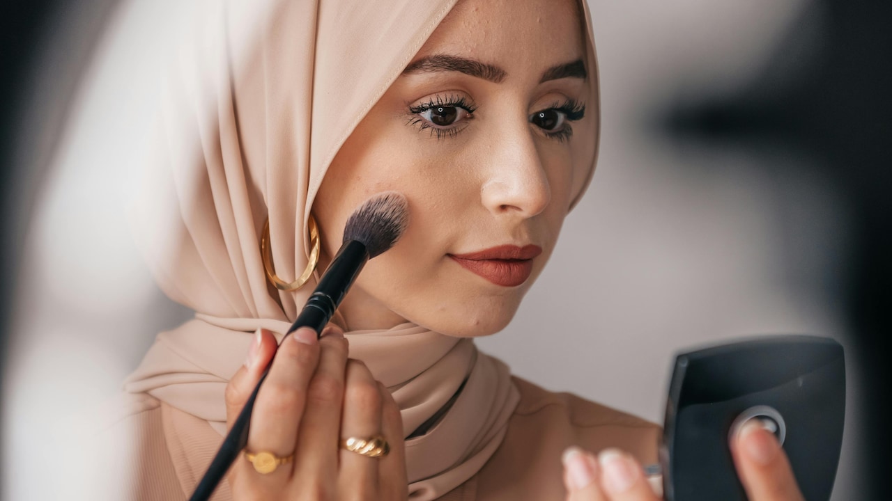 Avoid using multiple layers of foundation as it becomes more prone to caking