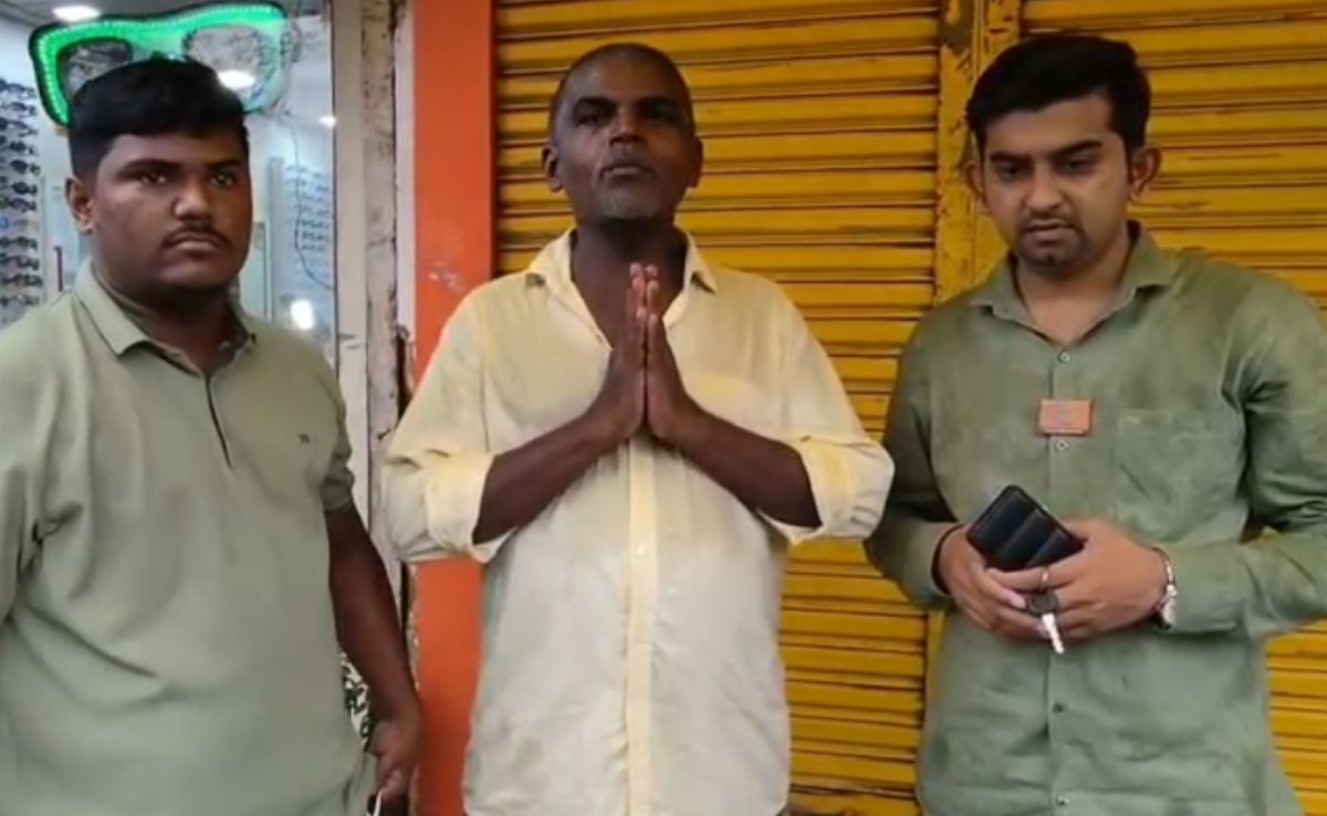 Restaurant Owner Threatens Marathis, Apologises After MNS Workers Show Up