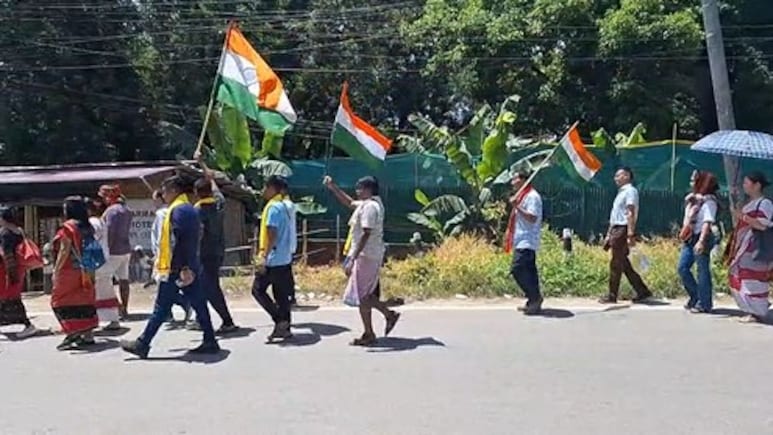 त्रिपुरा से दिल्ली तक पैदल मार्च पर निकले तिप्रासा समुदाय के लोग, आखिर मुद्दा क्या?