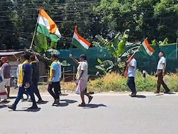 त्रिपुरा से दिल्ली तक पैदल मार्च पर निकले तिप्रासा समुदाय के लोग, आखिर मुद्दा क्या? त्रिपुरा से दिल्ली तक पैदल मार्च पर निकले तिप्रासा समुदाय के लोग, आखिर मुद्दा क्या?