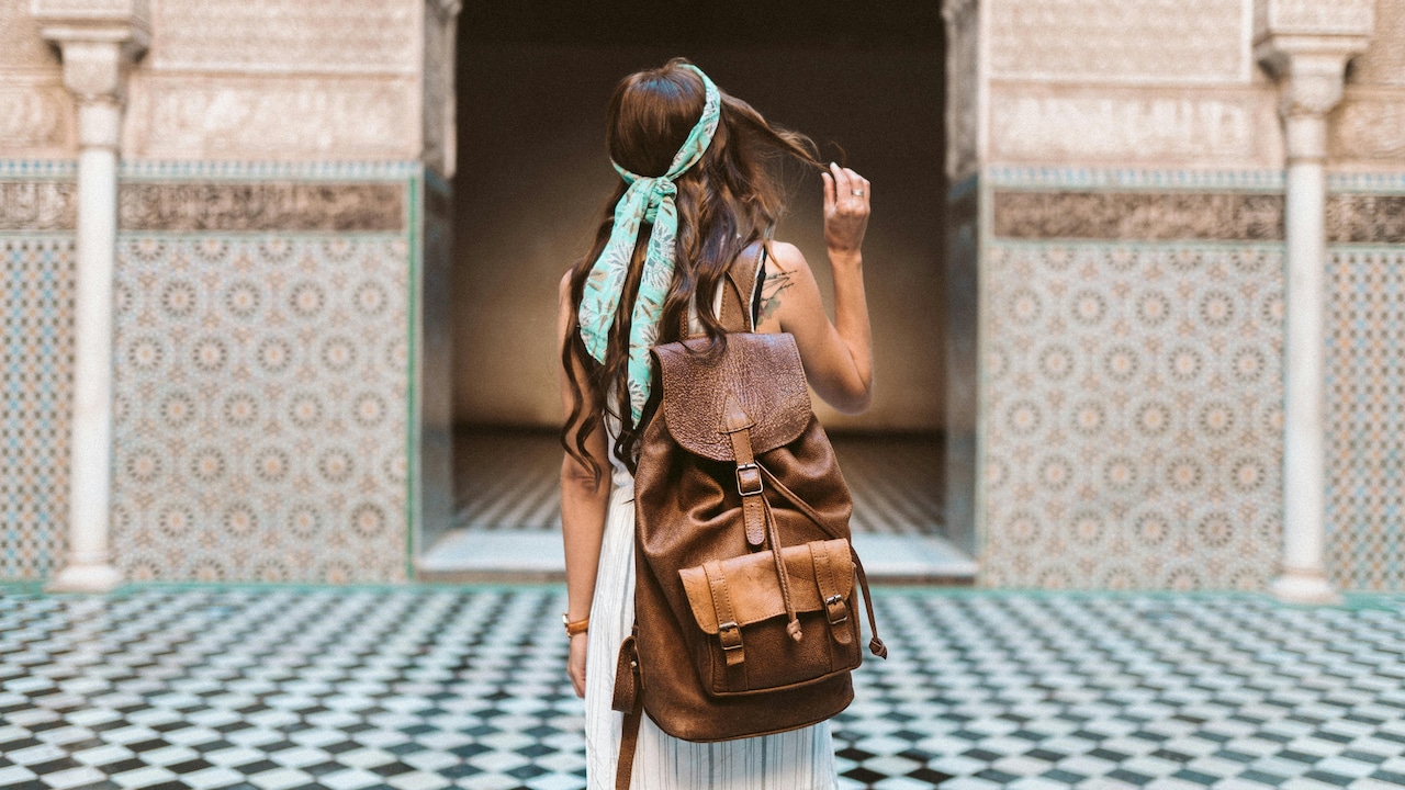Find out which is a better option between rucksacks vs backpacks