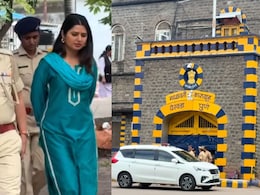 प्राजक्ता माळी पोहोचली येरवडा तुरुंगात; कारण वाचून म्हणाल, वाह ताई वाह! प्राजक्ता माळी पोहोचली येरवडा तुरुंगात; कारण वाचून म्हणाल, वाह ताई वाह!