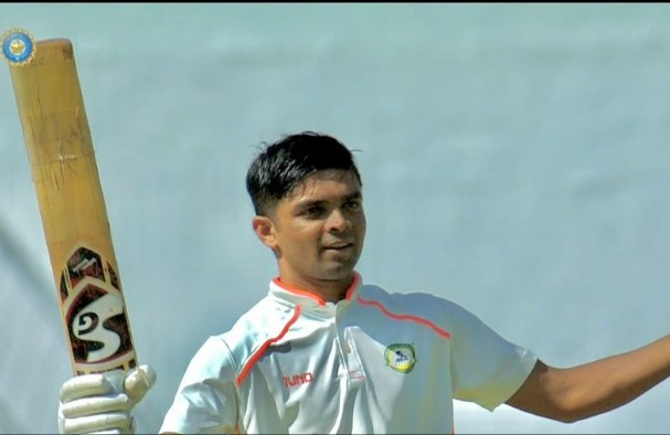 Duleep Trophy: सेंट्रल जोन के दानिश मालेवर ने रचा इतिहास, 81 साल में यह बड़ा फैसला लेने वाले पहले भारतीय