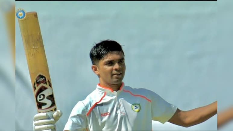 Duleep Trophy: सेंट्रल जोन के दानिश मालेवर ने रचा इतिहास, 81 साल में यह बड़ा फैसला लेने वाले पहले भारतीय