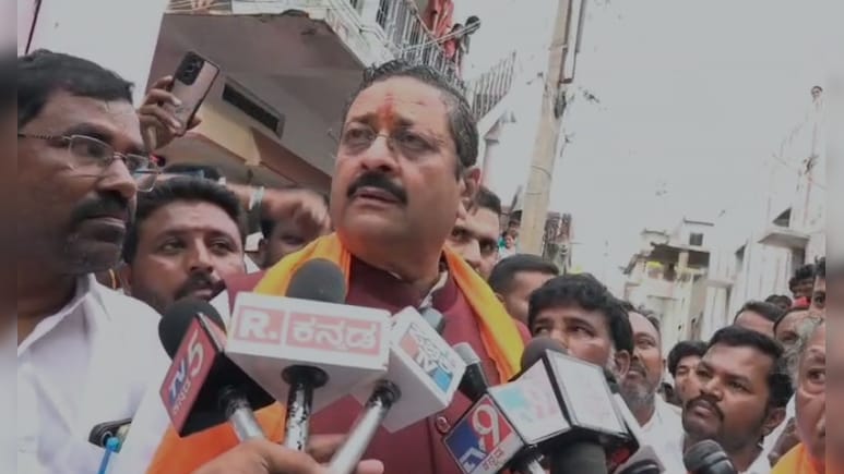 मुस्लिम लड़की से शादी पर 5 लाख का इनाम, कर्नाटक विधायक का ये कैसा अजीब ऐलान मुस्लिम लड़की से शादी पर 5 लाख का इनाम, कर्नाटक विधायक का ये कैसा अजीब ऐलान