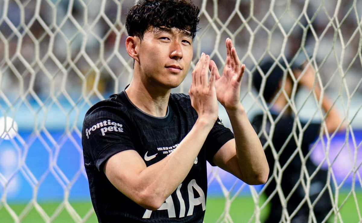 Son Heung-Min Draws Fans To Airport Despite Los Angeles FC Deal Not Official