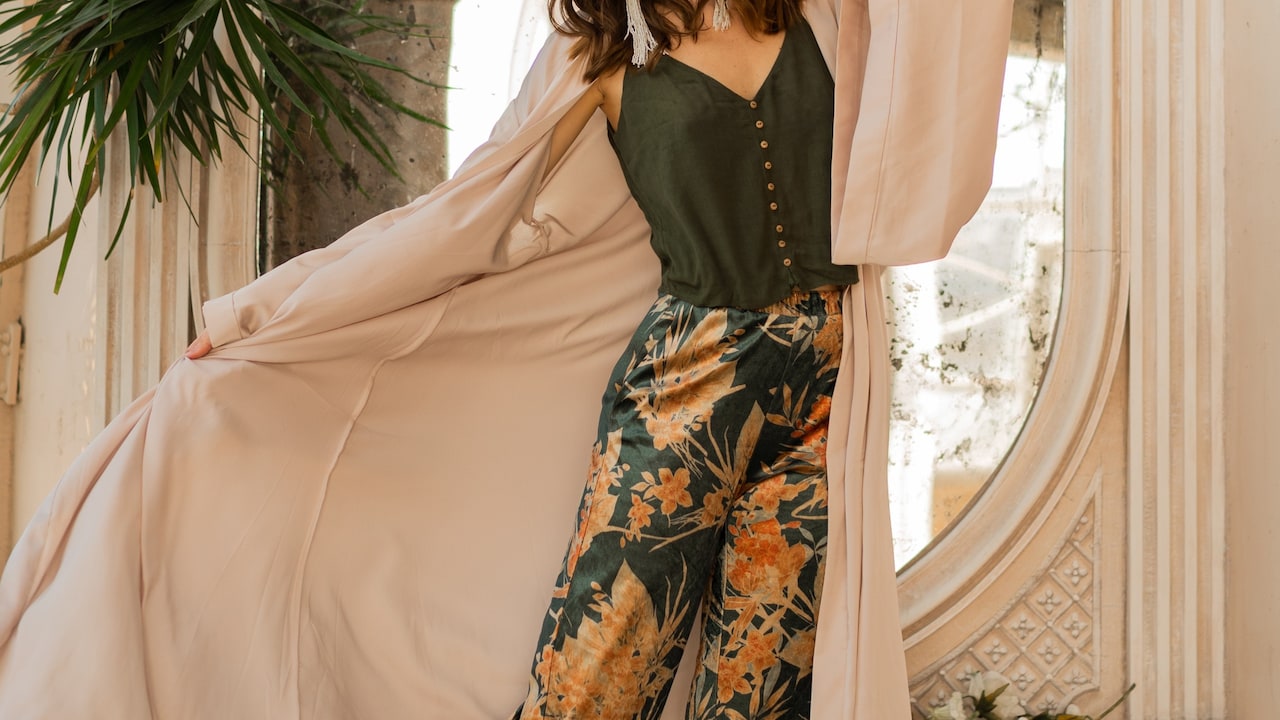 How To Pick Wrinkle-Free Palazzos: A Fabric Guide