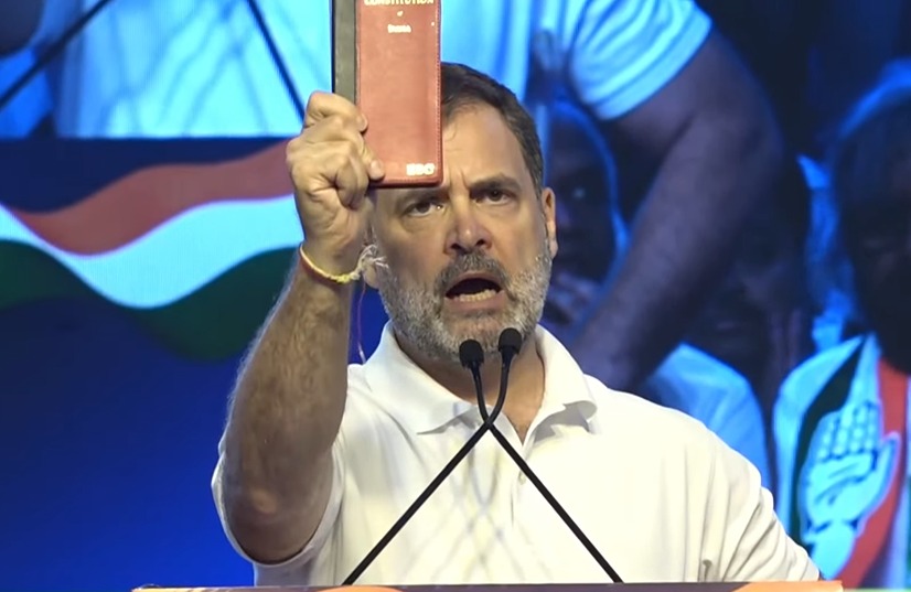 یوکرین: صدر زیلنسکی کی مقبولیت میں کمی