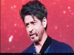 शाहरुख खान ने अपने कंधे की चोट पर दिया रिएक्शन, कहा- एक हाथ से बहुत कुछ उठा सकता हूं, नेशवल अवॉर्ड भी शाहरुख खान ने अपने कंधे की चोट पर दिया रिएक्शन, कहा- एक हाथ से बहुत कुछ उठा सकता हूं, नेशवल अवॉर्ड भी