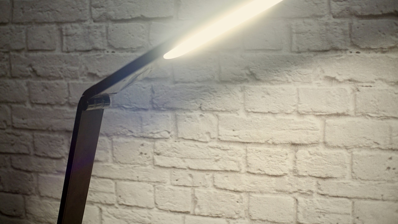 Pick the right Desk Lamps to reduce eye strain 