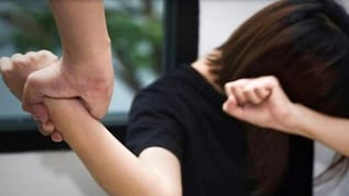 नाबालिग बेटी से 3 साल तक दुष्कर्म, दो बार हुई गर्भवती; डिलीवरी कराकर नवजात को बेचा; पिता-बुआ समेत 8 गिरफ्तार