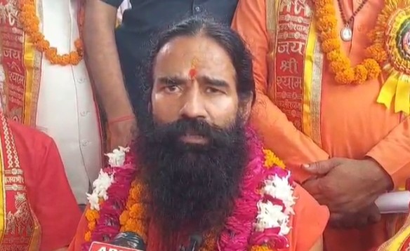 ट्रंप पर भड़के बाबा रामदेव, टैरिफ पर कर दी ये बड़ी भविष्यवाणी