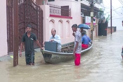Boats Used For Evacuation From Flooded Street In Prayagraj: NDTV Ground Report Boats Used For Evacuation From Flooded Street In Prayagraj: NDTV Ground Report