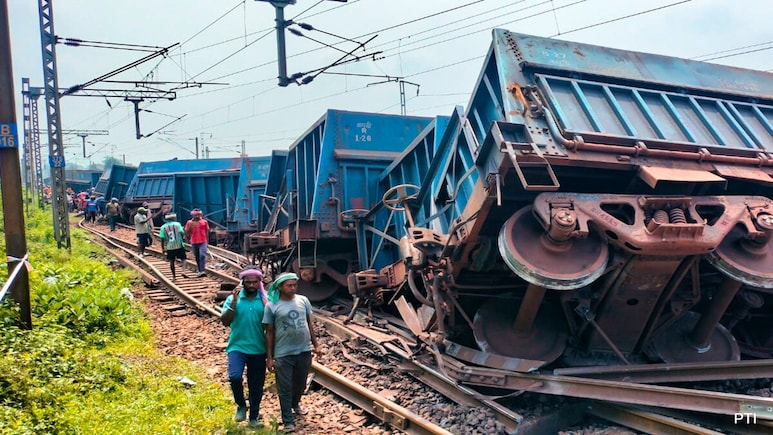 20 Wagons Of Goods Train Derail In Jharkhand, Services Hit 20 Wagons Of Goods Train Derail In Jharkhand, Services Hit