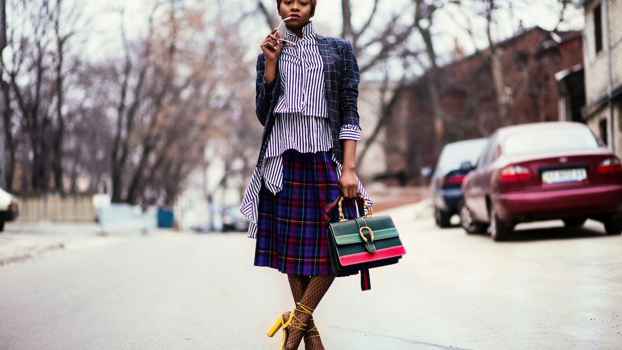 Skirt Riding Up While Walking? 10 Easy Tricks to Keep It in Place