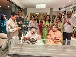 Saaniya Chandok Attends Sachin Tendulkar's Family Function With Arjun, Pictures Go Viral Saaniya Chandok Attends Sachin Tendulkar's Family Function With Arjun, Pictures Go Viral