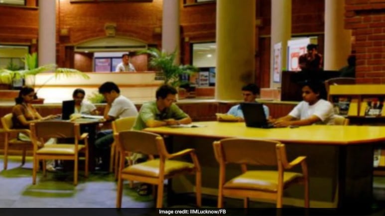 Blended MBA vs EMBA: Key Differences, Eligibility And Costs Explained Blended MBA vs EMBA: Key Differences, Eligibility And Costs Explained