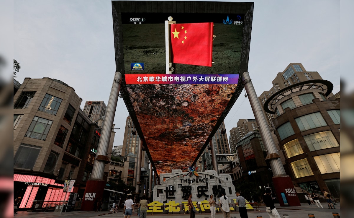 China Conducts First Test Of Manned Lunar Lander 'Lanyue'