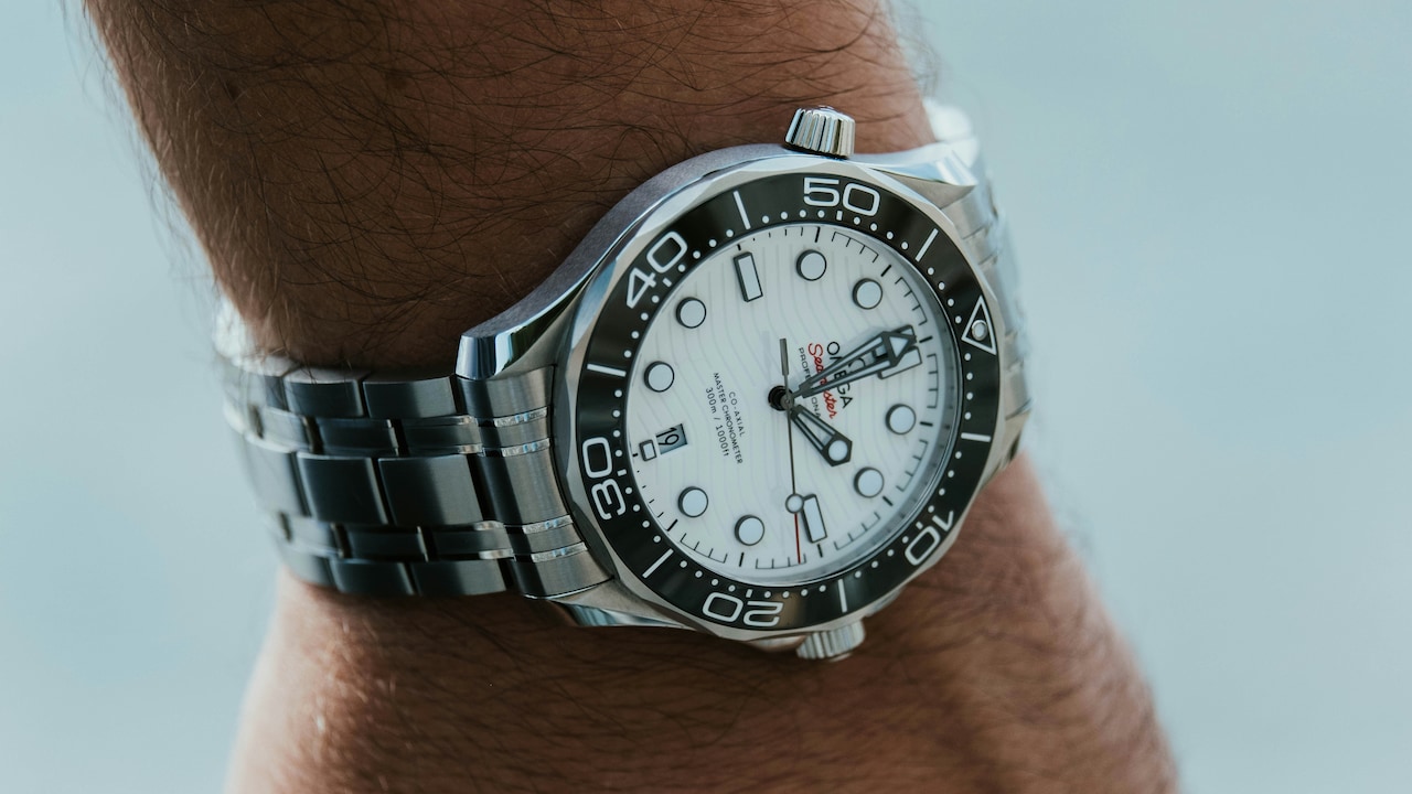 Get Best Luxury Watch Deals For Men On Myntra Today