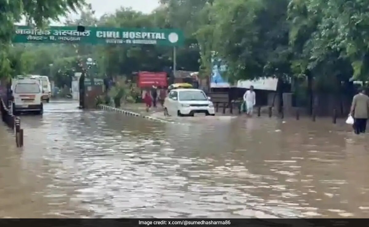 Gurugram Floods: Heavy Rains Paralyze City, Cause Traffic Chaos