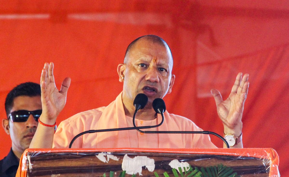 यादव और मुस्लिमों के खिलाफ एक्शन का फरमान... बेलगाम अफसर को CM योगी ने किया सस्पेंड