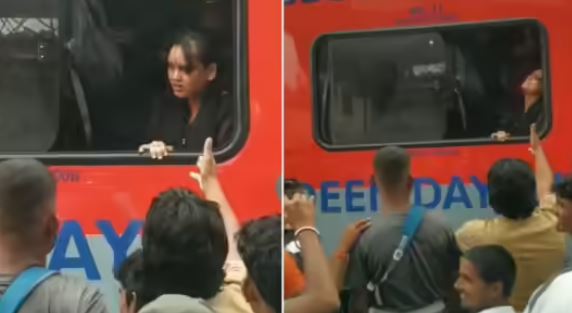 भीड़भाड़ वाले ट्रेन के डिब्बे में सांस लेने को तरसी लड़की, लोग हंसते रहे...बनाते रहे वीडियो