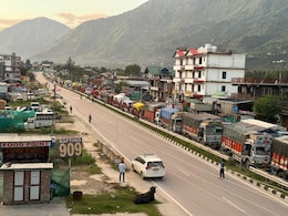 चंडीगढ़-कुल्लू के बीच 50 किमी लंबा महाजाम, दिल्ली आ रहे सैकड़ों ट्रक फंसे, फल-सब्जी की सप्लाई पर संकट चंडीगढ़-कुल्लू के बीच 50 किमी लंबा महाजाम, दिल्ली आ रहे सैकड़ों ट्रक फंसे, फल-सब्जी की सप्लाई पर संकट