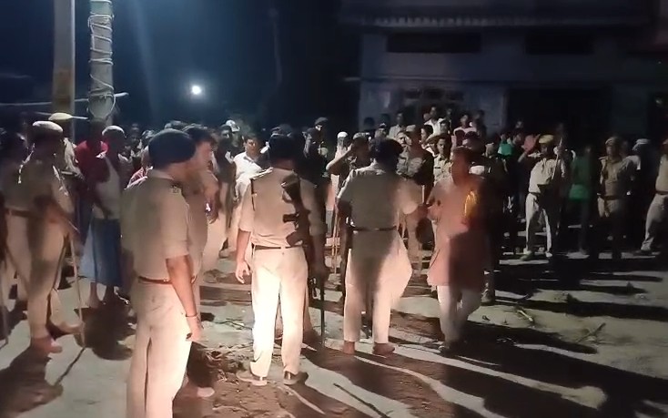 मुजफ्फरपुर में महावीरी झंडा जुलूस पर पथराव, थानेदार सहित कई घायल, गांव में तनाव