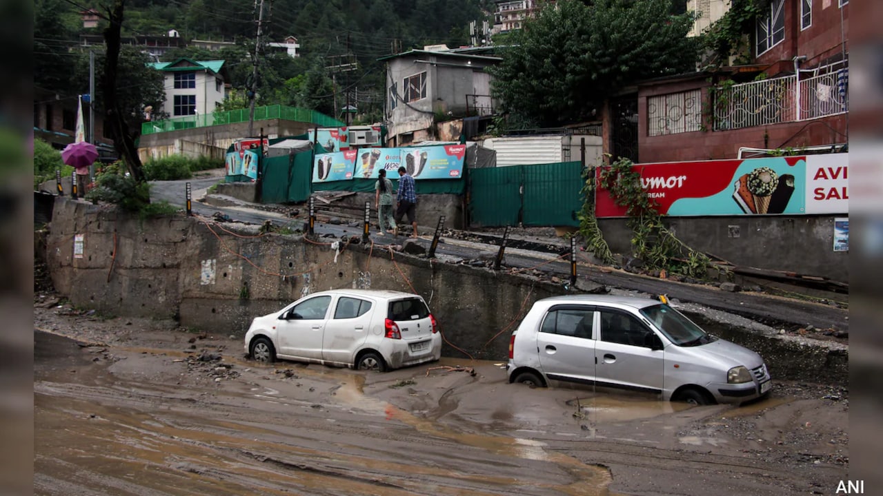 Himachal Pradesh Hit by Moderate Rains; 3 Deaths, 49 Roads Blocked
