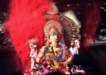 Happy Ganesh Chaturthi 2025: वॉट्सऐप पर खास स्टिकर्स से दें सभी को बधाई, ये है आसान तरीका