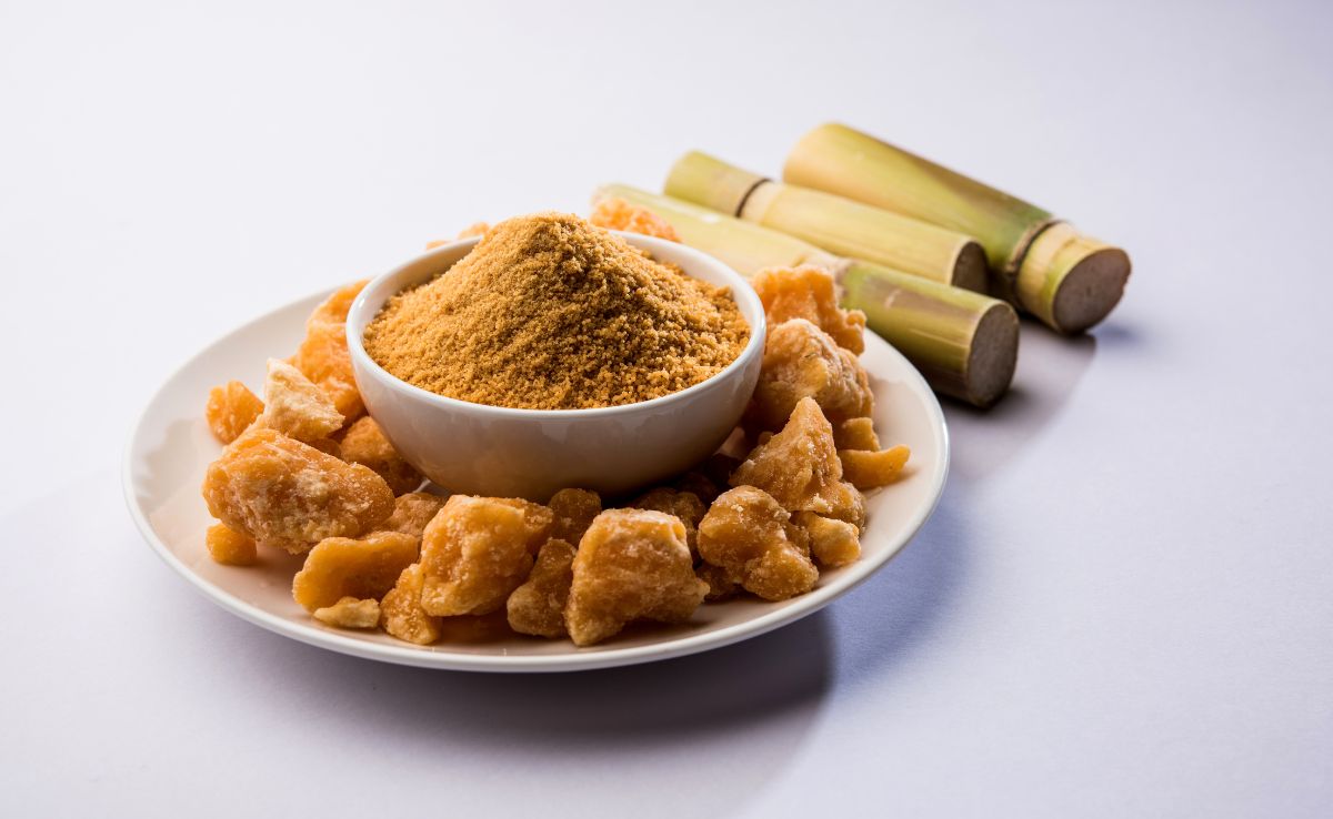 क्या गुड़ खाने से खून साफ होता है? कितनी सच है ये बात, जानिए Jaggery के शानदार फायदे