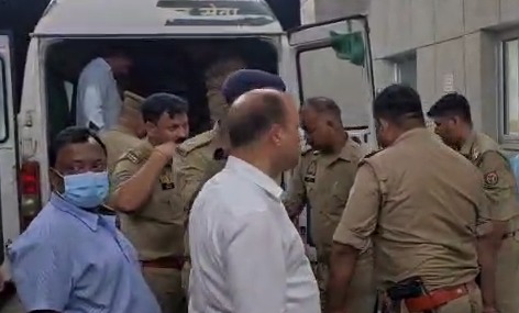 बुलंदशहर में श्रद्धालुओं से भरे ट्रैक्टर को कंटेनर ने मारी टक्कर, 8 की मौत, 43 घायल