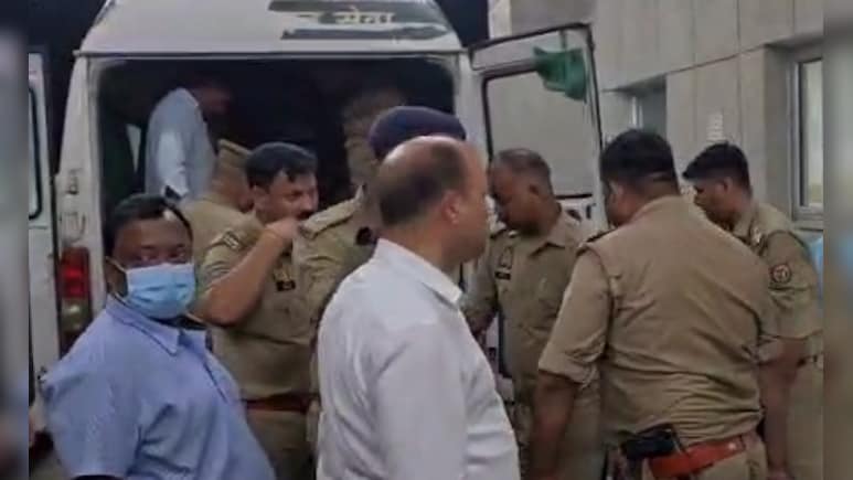 बुलंदशहर में श्रद्धालुओं से भरे ट्रैक्टर को कंटेनर ने मारी टक्कर, 8 की मौत, 43 घायल