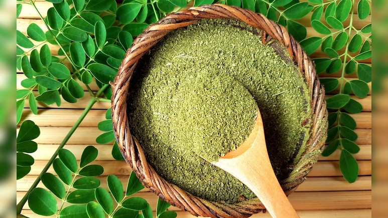 Vitamin B12चा खजिना आहेत ही छोटीशी पाने, अंडी-चिकनपेक्षाही पावरफुल Vitamin B12चा खजिना आहेत ही छोटीशी पाने, अंडी-चिकनपेक्षाही पावरफुल