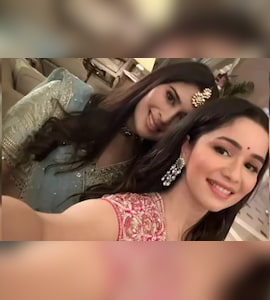 Unseen Pics Of Saaniya Chandok, Arjun Tendulkars Fiancee